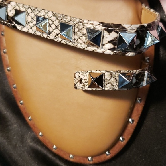 Sincerely Jules NWT Snakeskin Print with Silver Studs Strappy Sandals - Picture 7 of 7